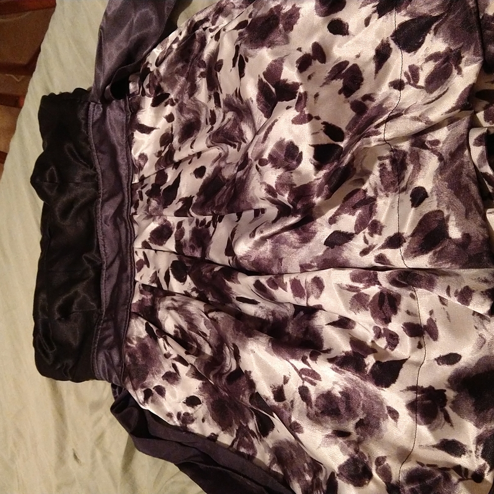 Black and white flower dress from ruby rox size 13 made from China